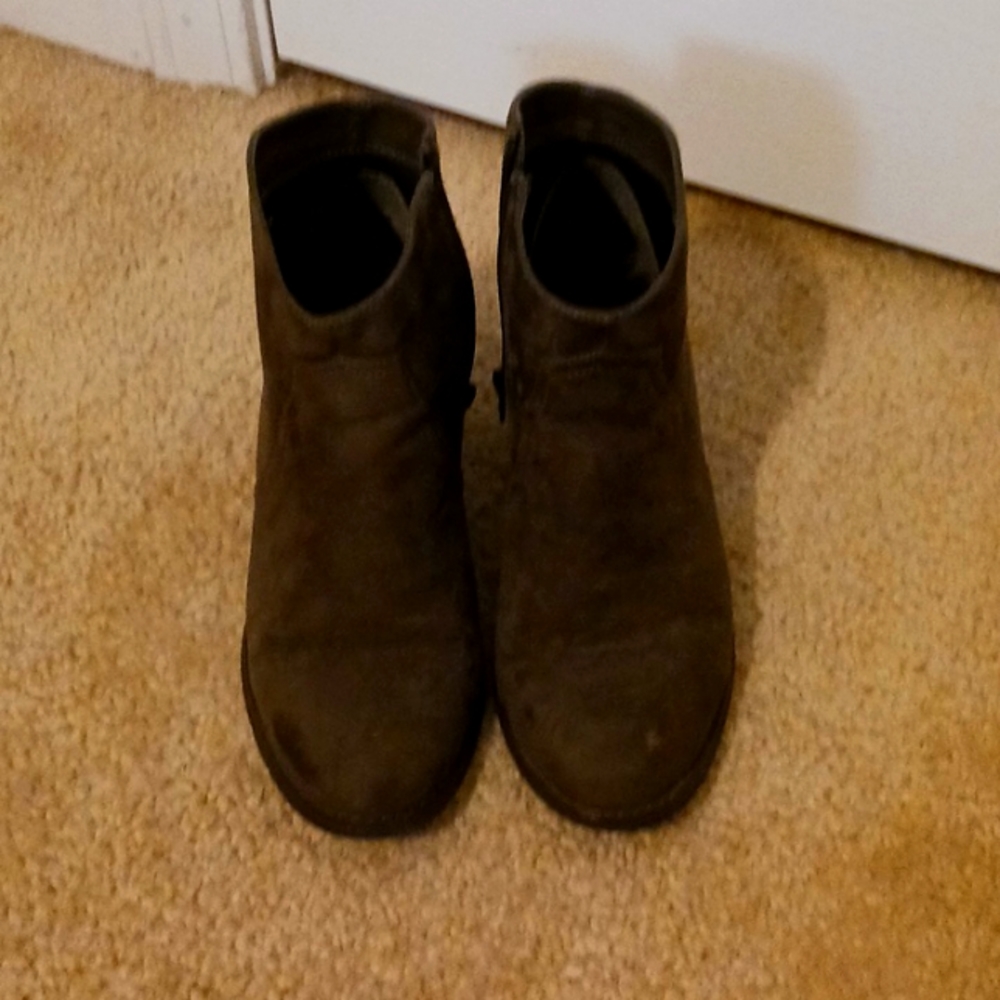 Heel ankle booties